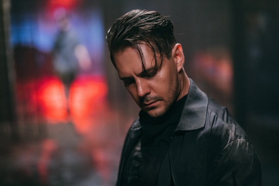 Первые кадры «Тайного города»: Милош Бикович, Евгений Чебатков, Алексей Гуськов и Мария Андреева в магической Москве смотреть крупнее Первые кадры «Тайного города»: Милош Бикович, Евгений Чебатков, Алексей Гуськов и Мария Андреева в магической Москве